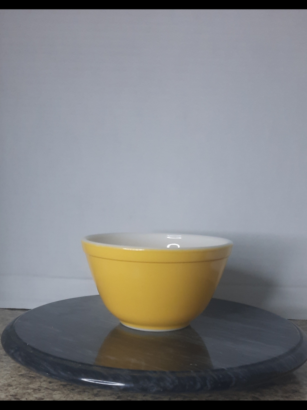 Pyrex Butter Yellow 401 Mixing Bowl